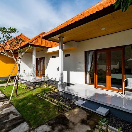 Anugrah Sari Homestay By Wizzela Nusa Lembongan  Exterior photo