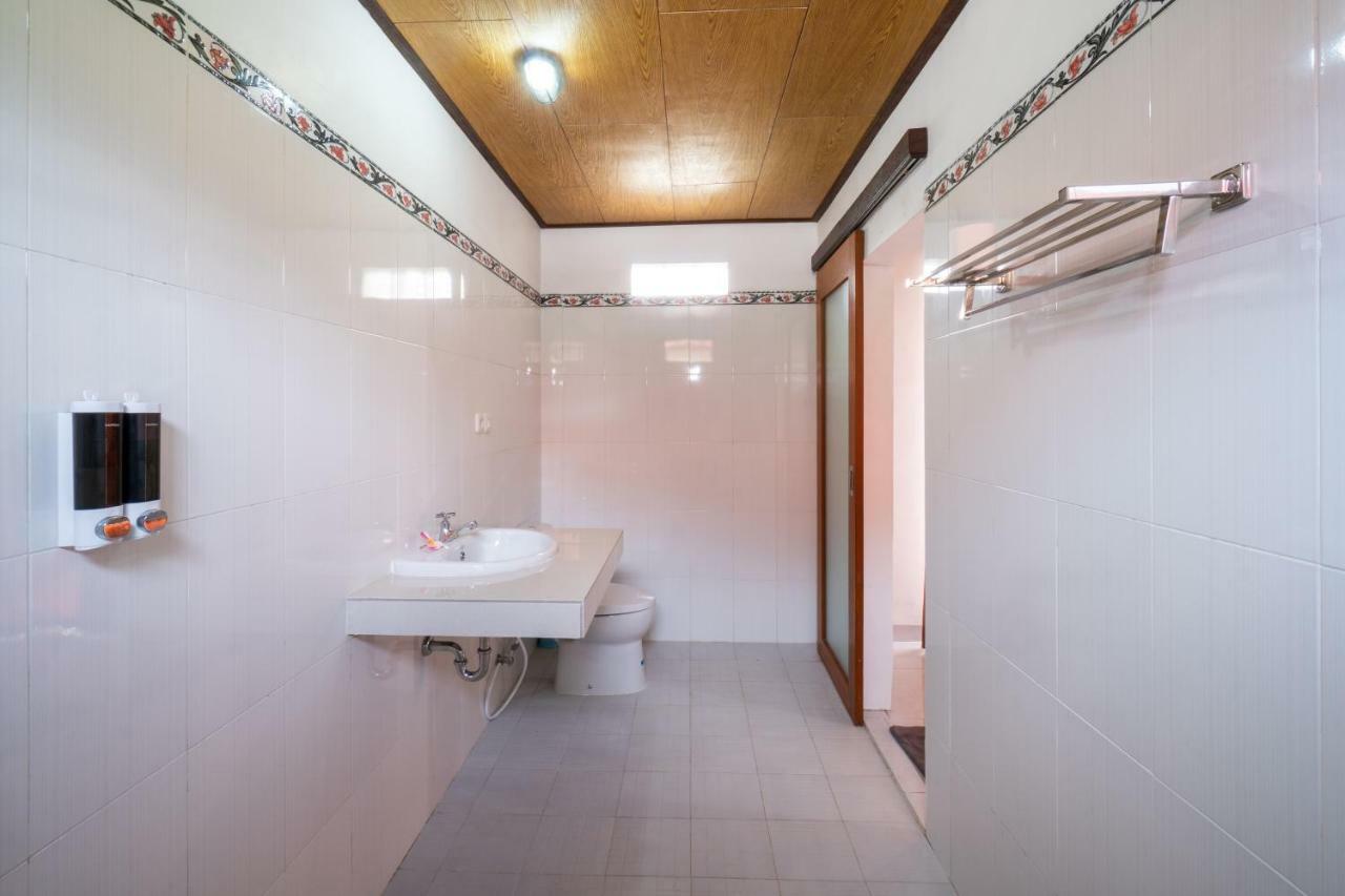 Anugrah Sari Homestay By Wizzela Nusa Lembongan  Exterior photo