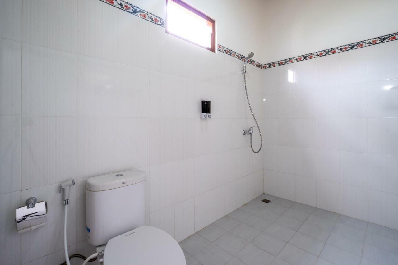 Anugrah Sari Homestay By Wizzela Nusa Lembongan  Exterior photo